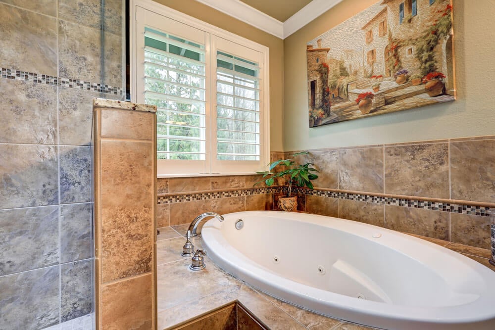 Built-in Jetted Tub
